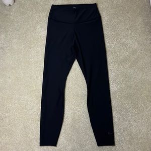 Black Nike leggings